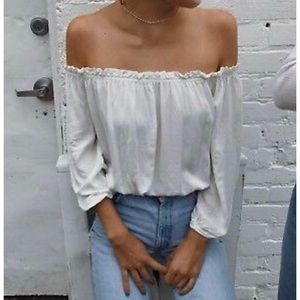 Brandy Melville Peasant Crop-Top